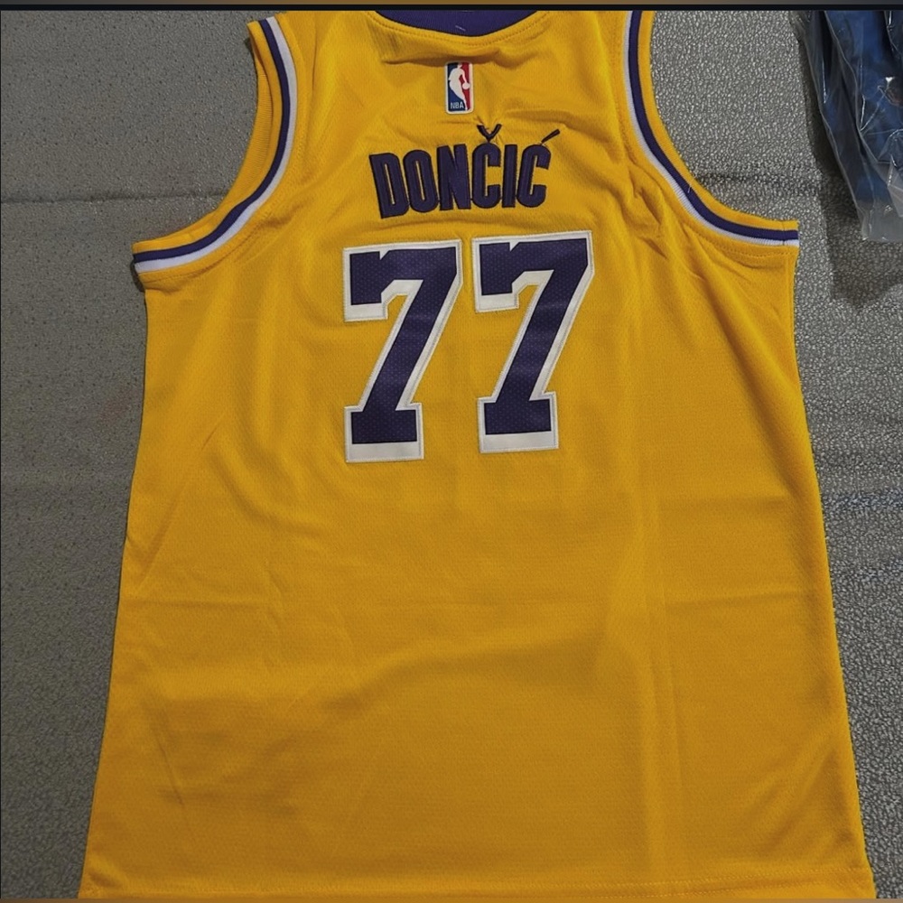 Nike Lakers Gold Basketball Jersey - Picture 2 of 2